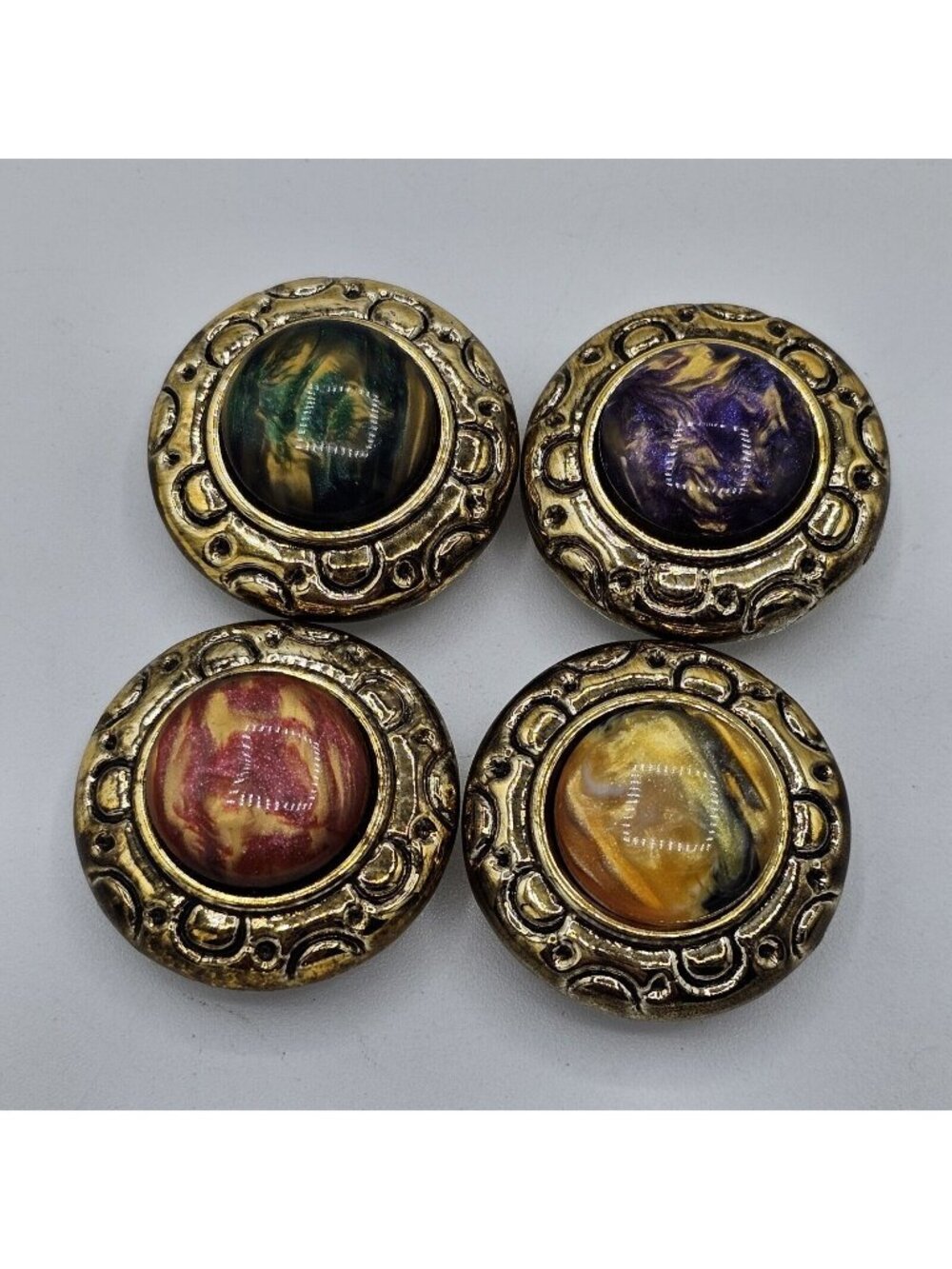 (601) Vintage Multicolor Marbled Design Fancy Button Cover with Gold Tone Lot